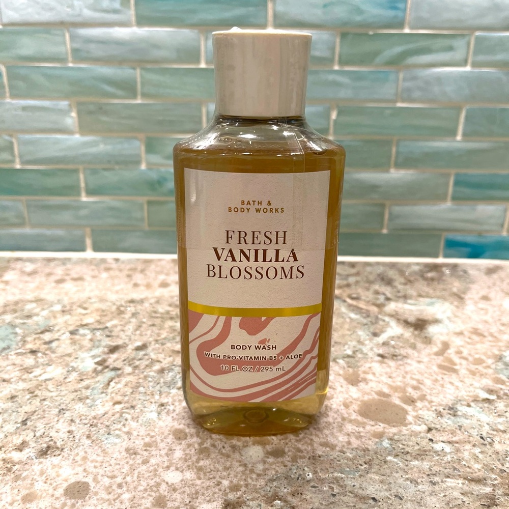 Fresh Vanilla Blossoms Bath and Body Works body wash